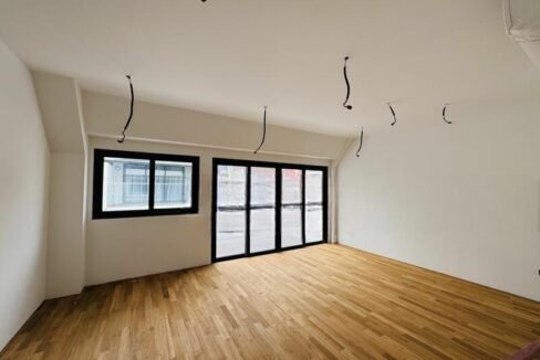 Brand-new-freehold-terrace-4-levels-with-Lift-5-bedrooms-ensuite-Furnished-wet-and-dry-kitchen-Ang-Mo-Kio-Bishan-Thomson-Singapore (3)_2025-06-04_16-31-32