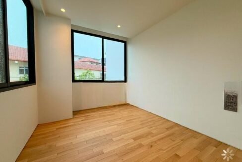 Lengkong-dua-C-H-E-A-P-Freehold-Bedok-Upper-East-Coast-Sing(4)_2025-05-21_16-00-08